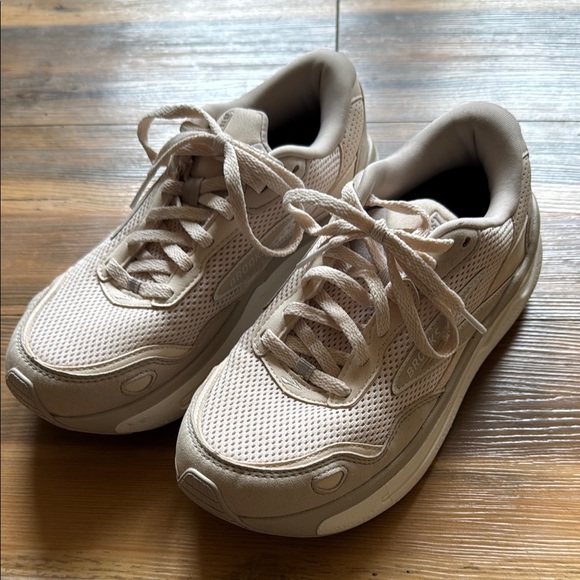 Women's Brooks Ghost Max shoes - Picture 2 of 6